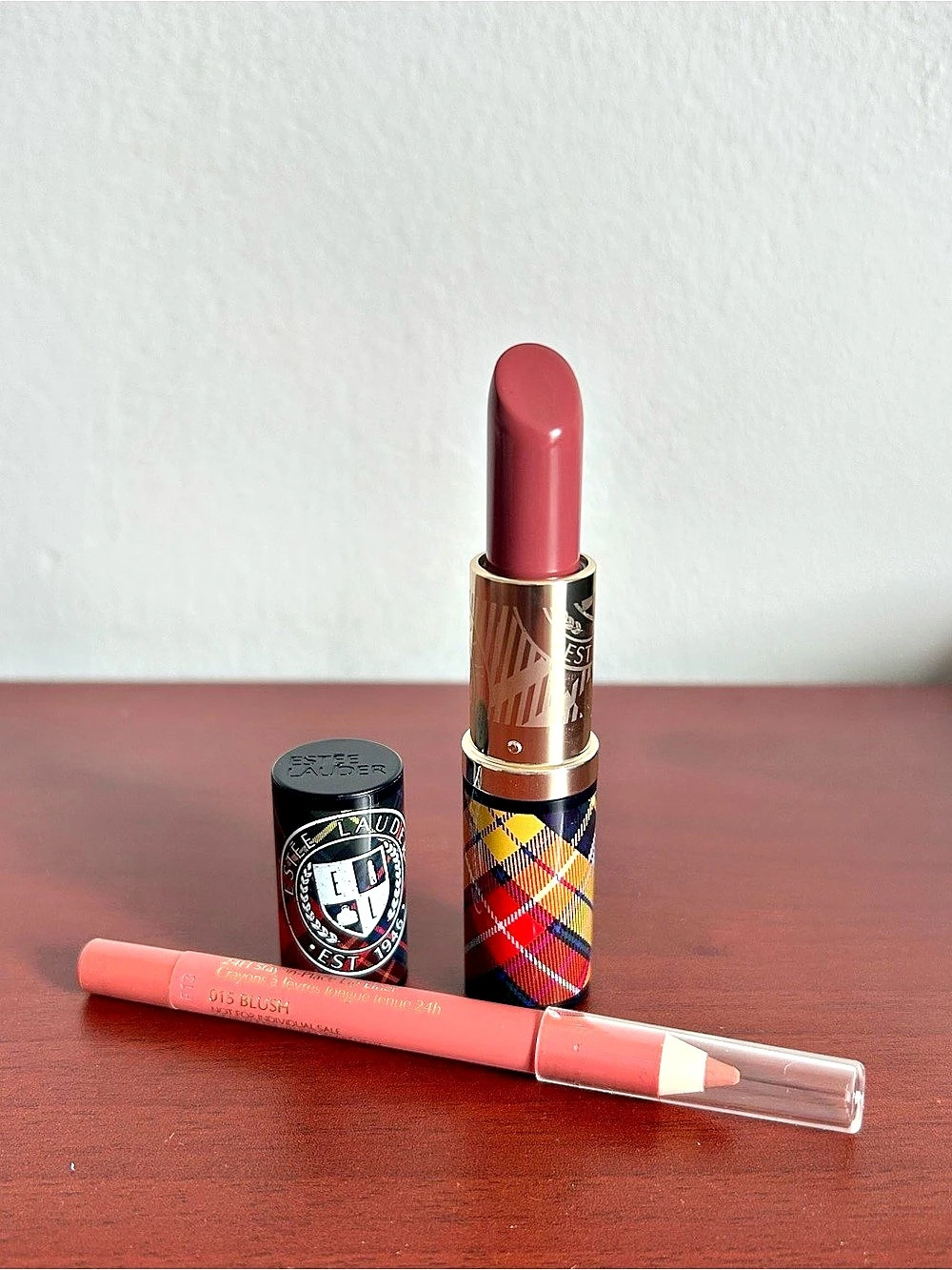 Estée Lauder Limited Edition Lipstick with lip liner set